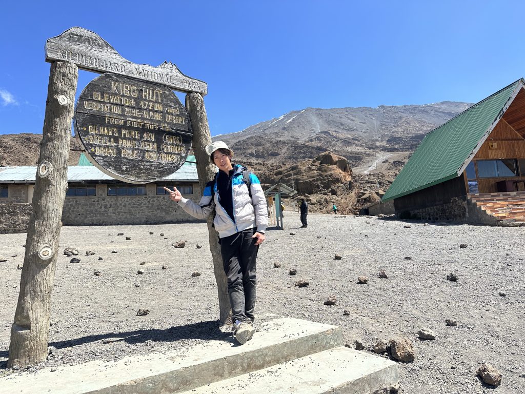 モニュメントと人